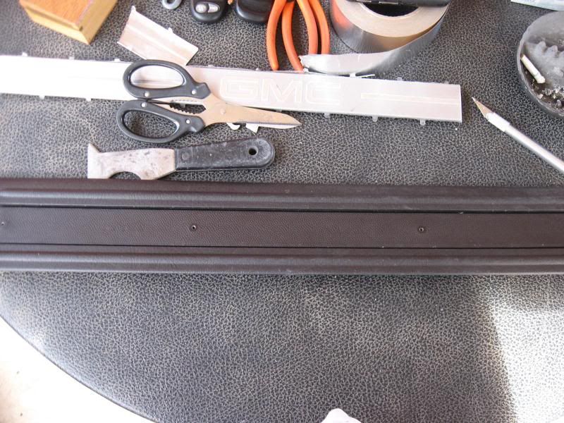 How to INSTALL illuminated door sills Chevrolet Colorado & GMC Canyon